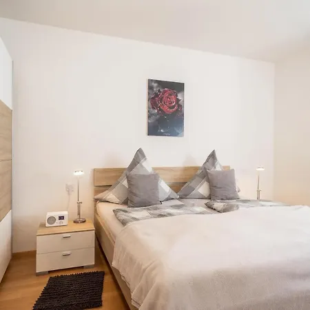 Imelda Apartment *